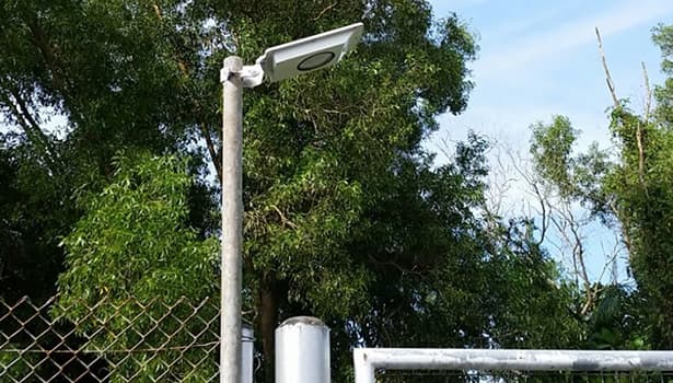 solar powered street lamp