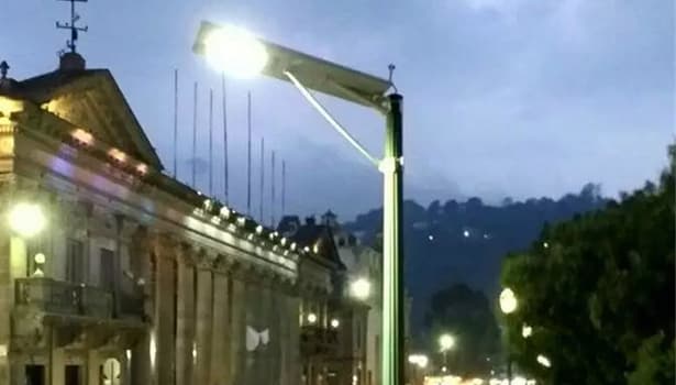 commercial solar powered street lights